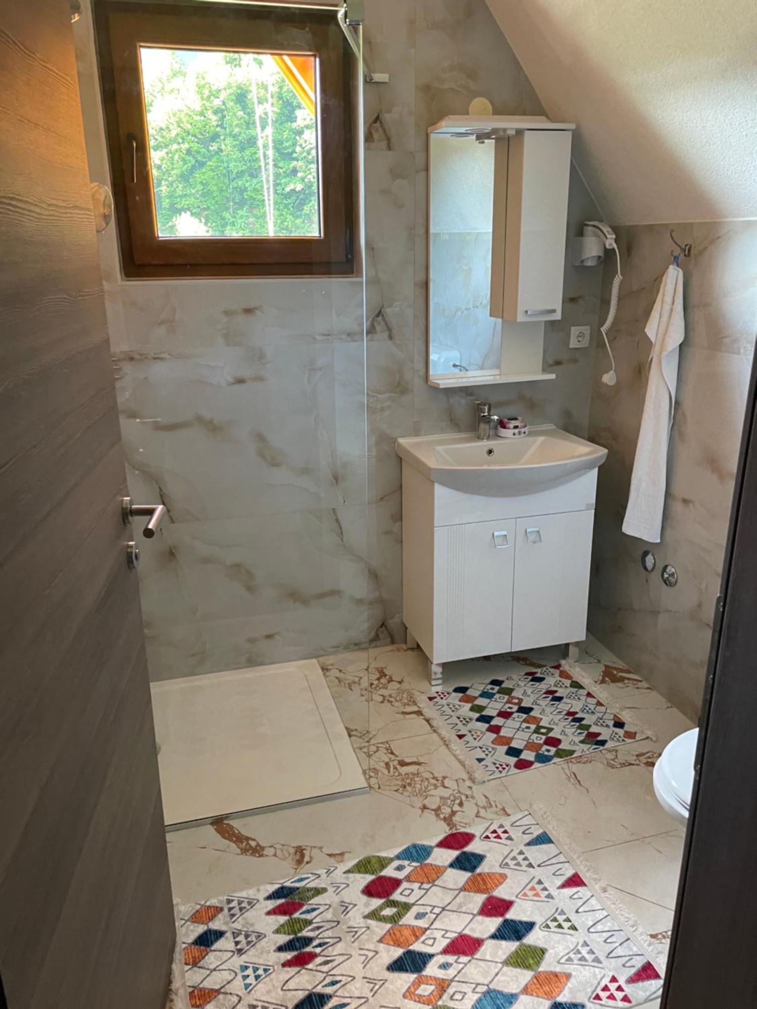Bungalow House - 5 Rooms Zolaci Экстерьер фото