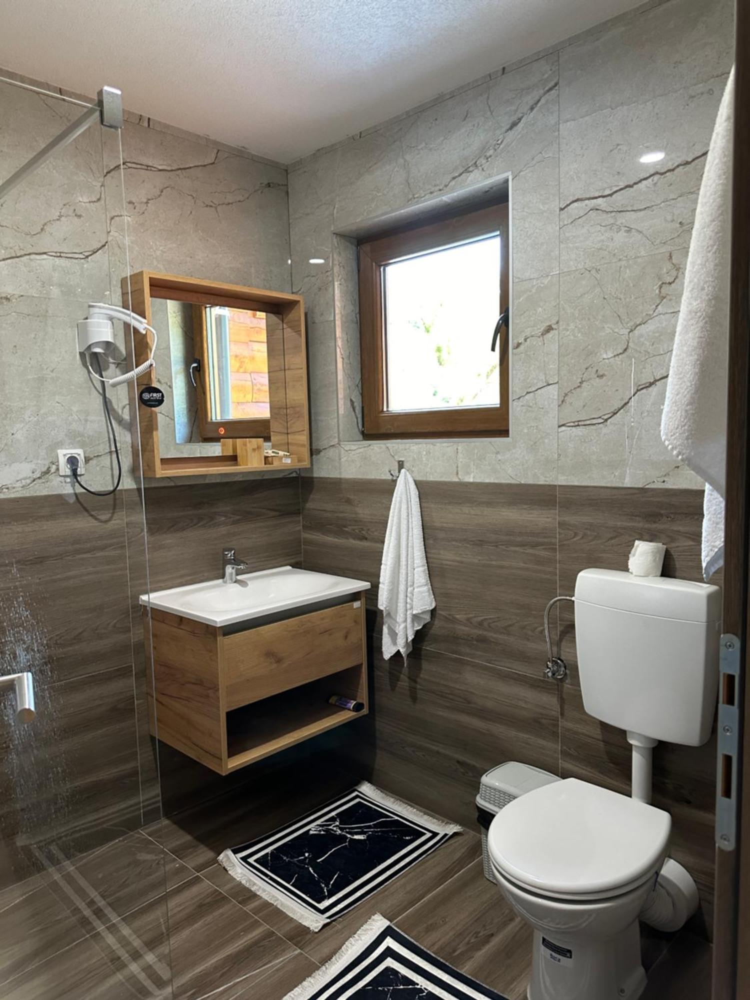 Bungalow House - 5 Rooms Zolaci Экстерьер фото