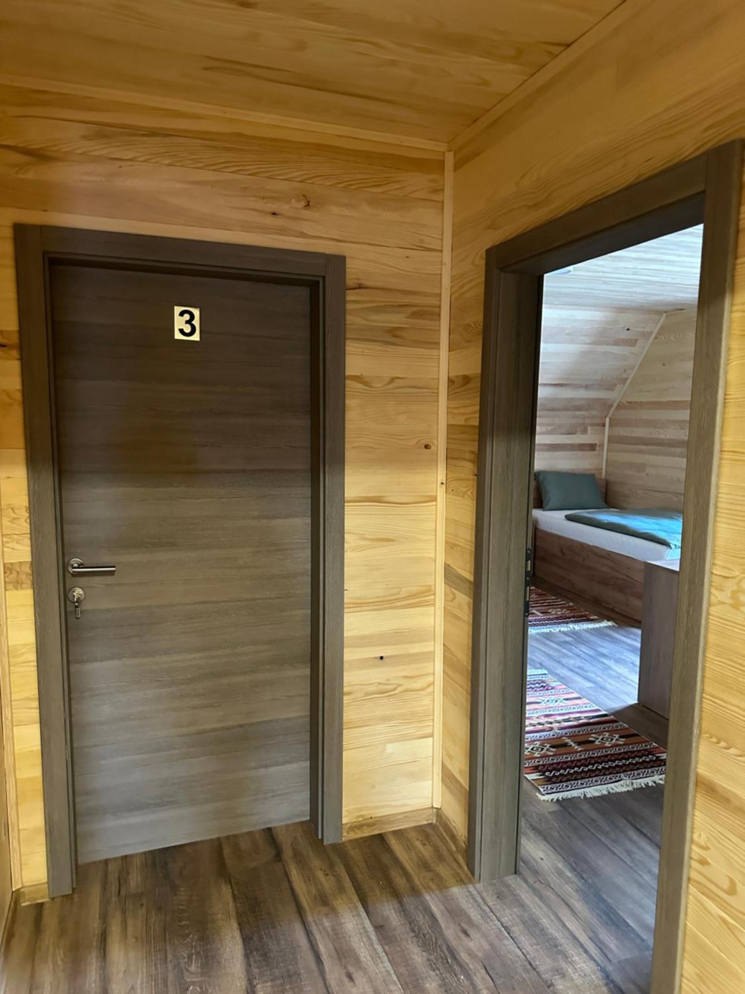 Bungalow House - 5 Rooms Zolaci Экстерьер фото