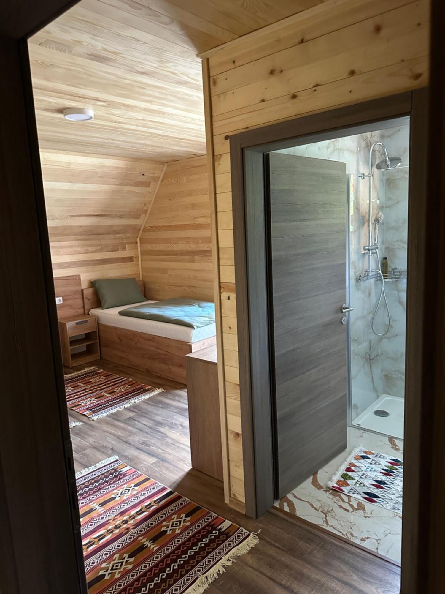 Bungalow House - 5 Rooms Zolaci Экстерьер фото