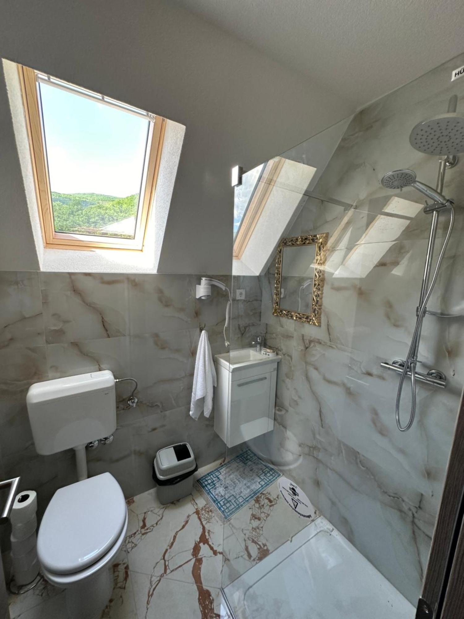Bungalow House - 5 Rooms Zolaci Экстерьер фото